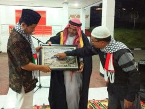 Bupati banggai dan ulama palestina