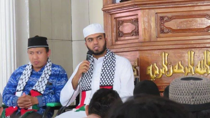 Ulama palestina di masjid nurul huda, aceh