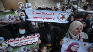 Perempuan Palestina Gelar Aksi Solidaritas untuk Tawanan Wanita di Gaza