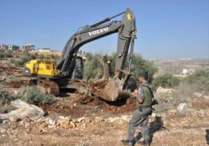 Israel hancurkan lahan pertanian palestina di selatan tepi barat terjajah