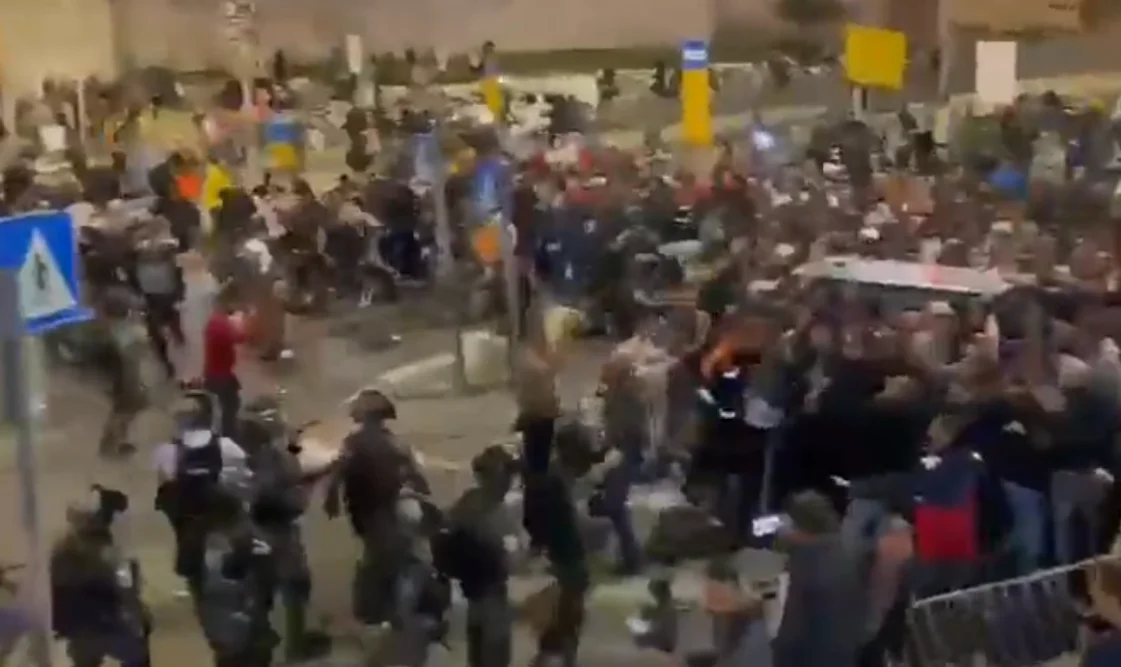 Israel Serang Prosesi Pemakaman Warga Palestina