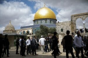 Israeli settlers storm al aqsa 4