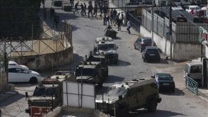 Serbu nablus, israel turunkan peralatan militer dan buldoser